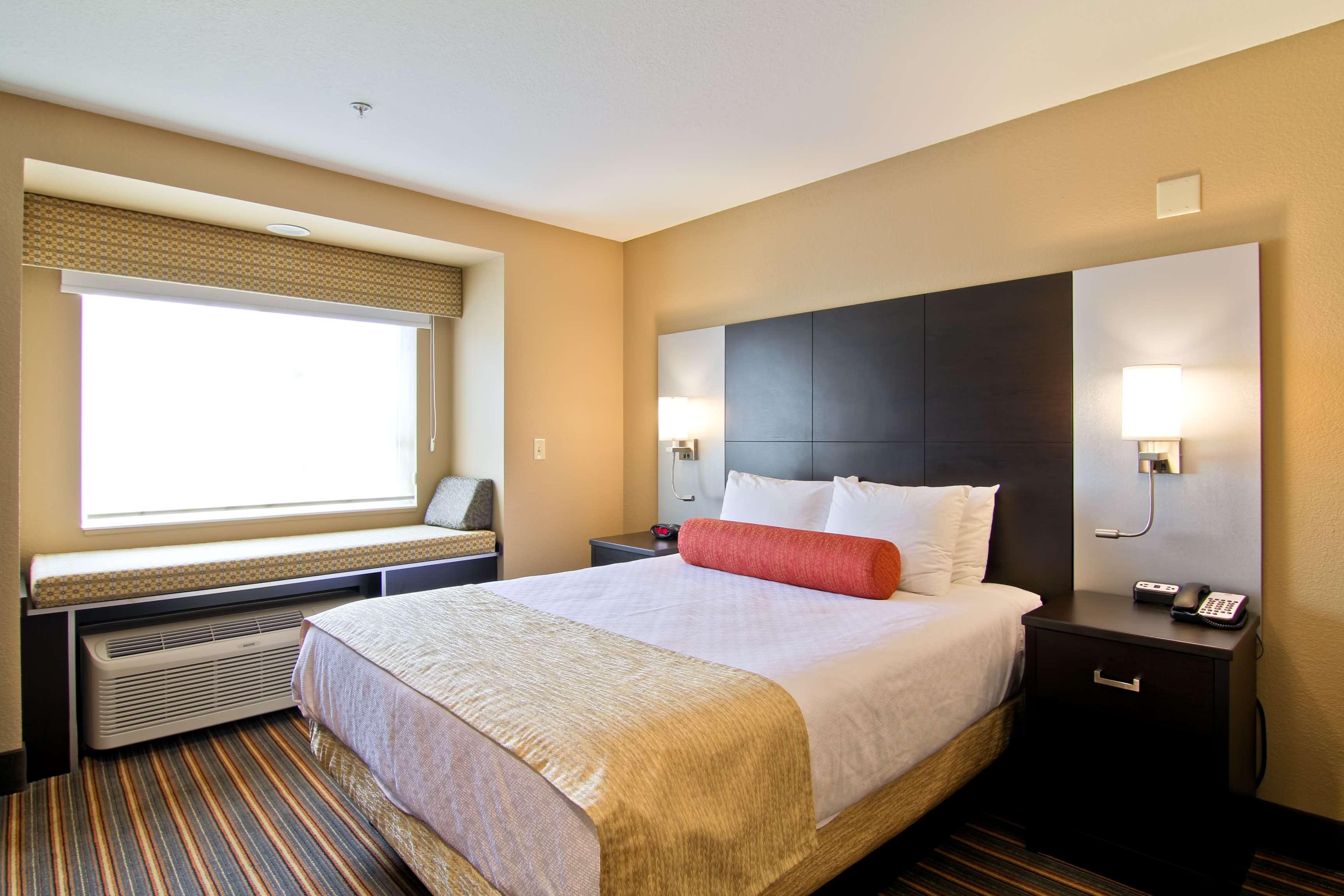 Best Western Plus Woodstock Inn & Suites Esterno foto