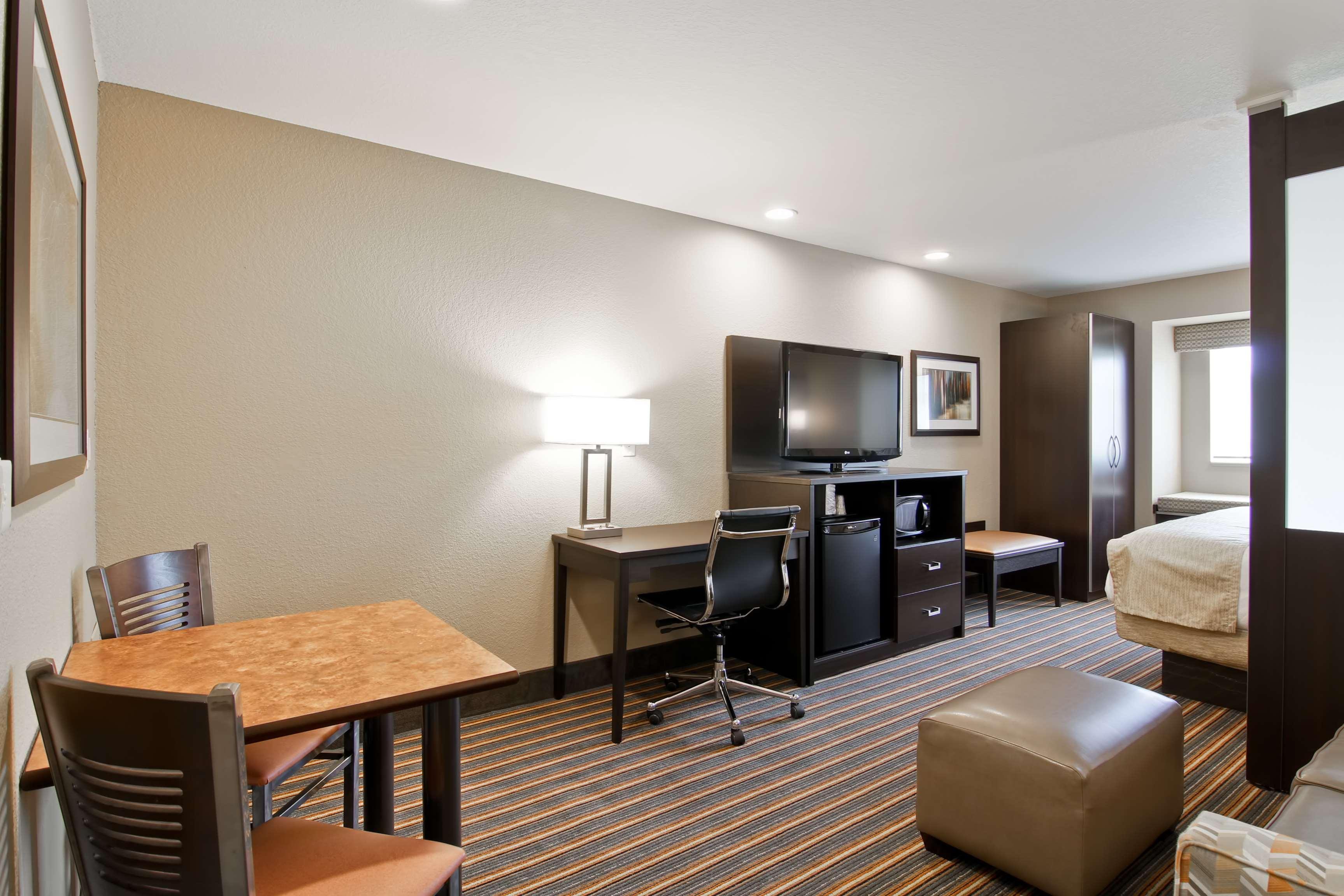 Best Western Plus Woodstock Inn & Suites Esterno foto
