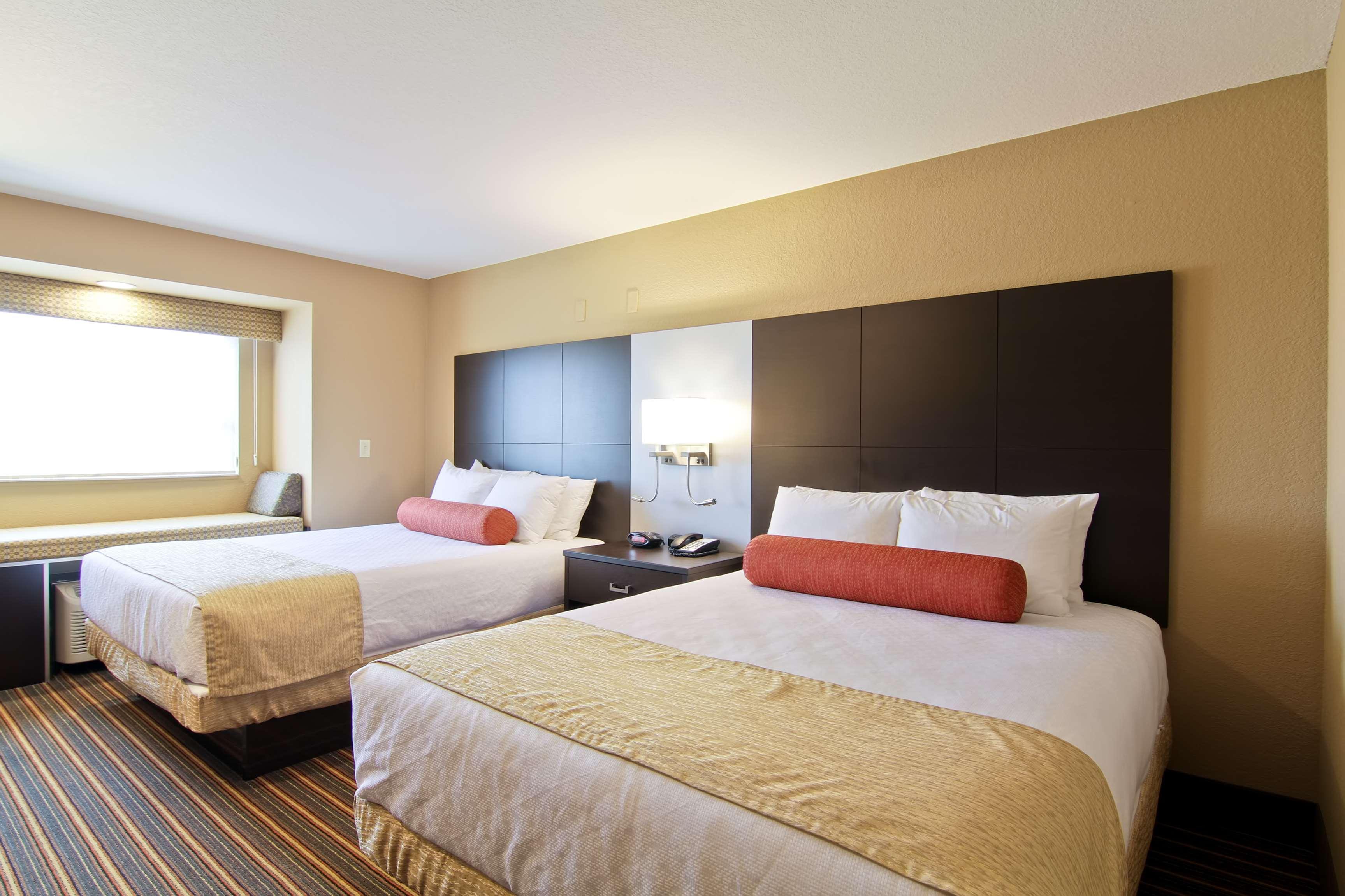 Best Western Plus Woodstock Inn & Suites Esterno foto
