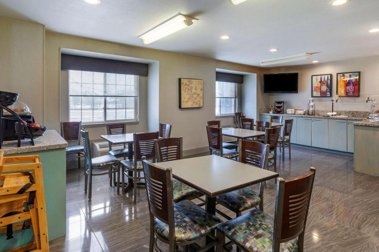 Best Western Plus Woodstock Inn & Suites Esterno foto