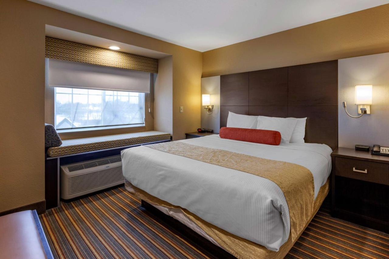 Best Western Plus Woodstock Inn & Suites Esterno foto