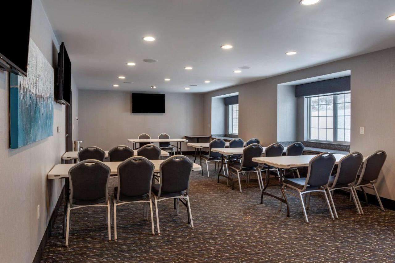 Best Western Plus Woodstock Inn & Suites Esterno foto