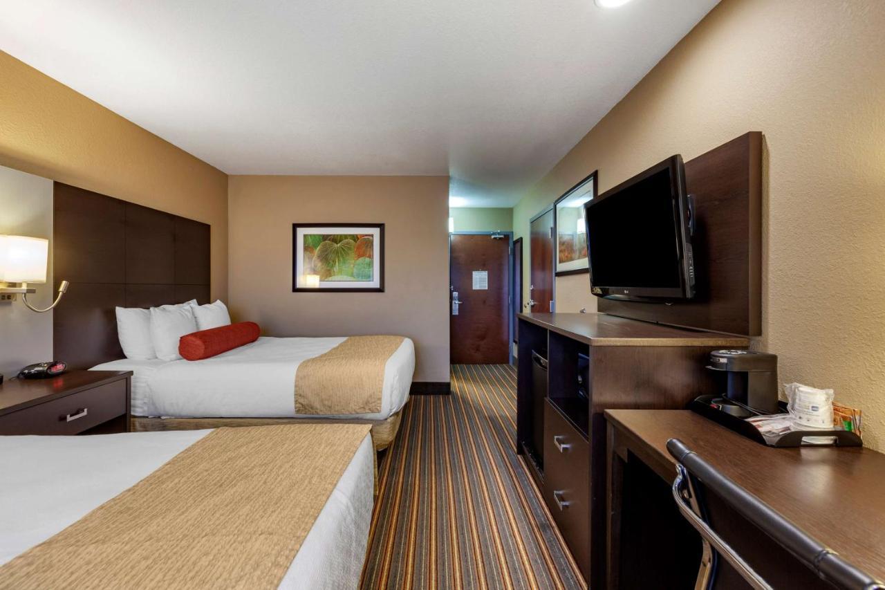 Best Western Plus Woodstock Inn & Suites Esterno foto