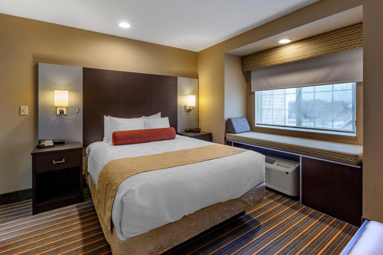Best Western Plus Woodstock Inn & Suites Esterno foto
