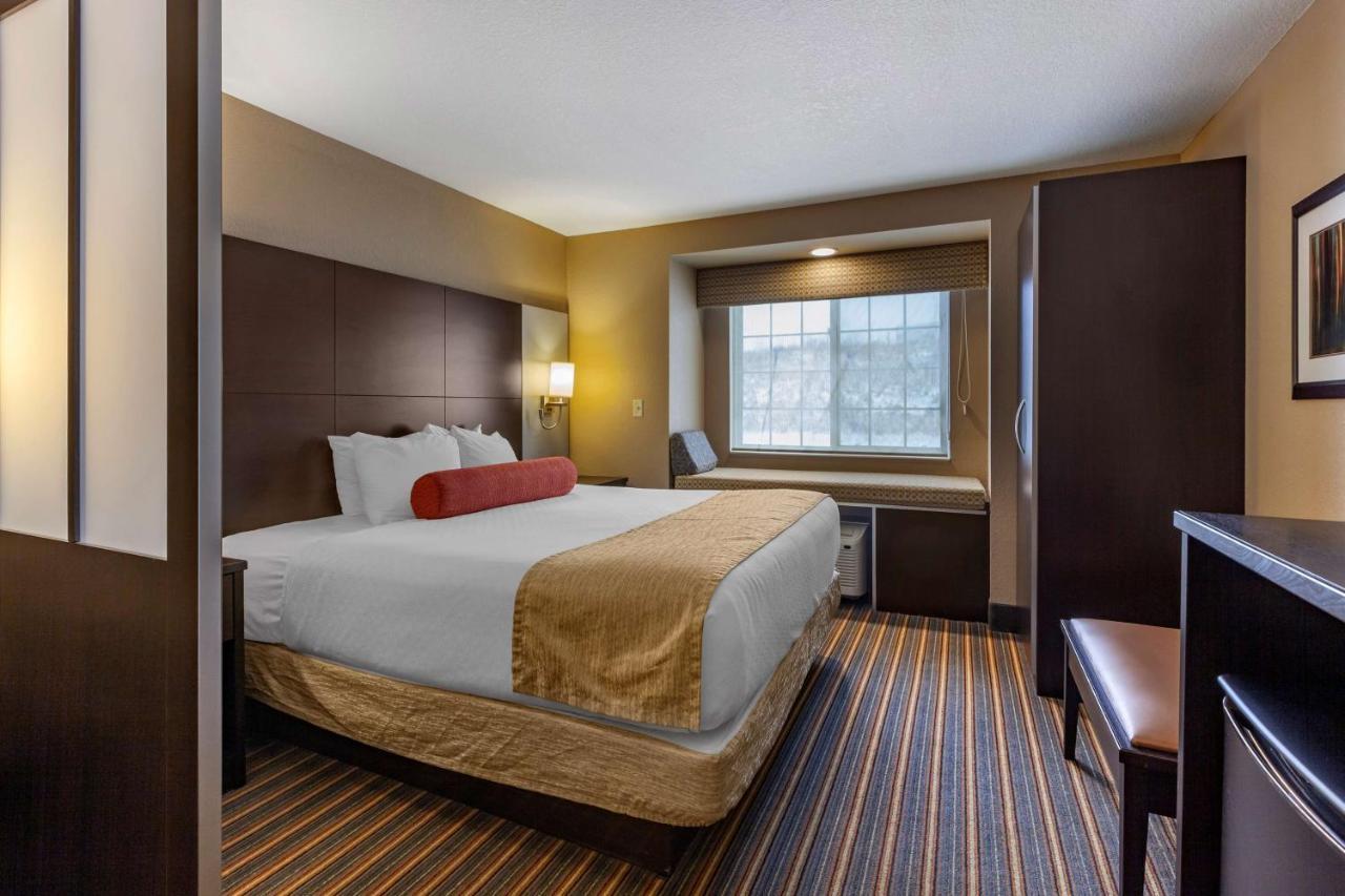 Best Western Plus Woodstock Inn & Suites Esterno foto