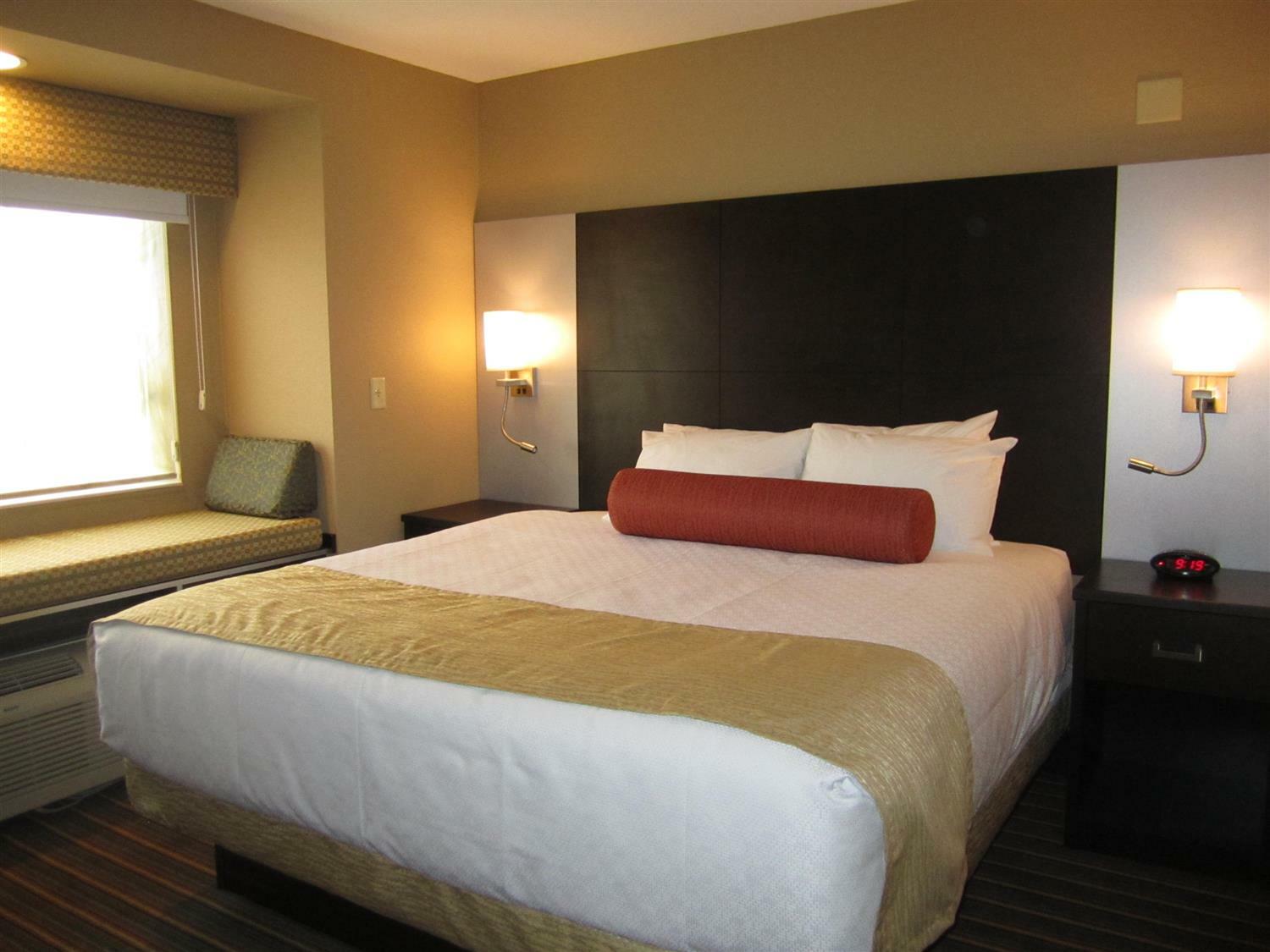 Best Western Plus Woodstock Inn & Suites Esterno foto